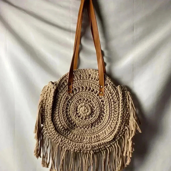 UNBRANDED MACRAMÉ PURSE DOUBLE STRAP VEGAN LEATHER STRAPS FRINGE CLEAN - Picture 2 of 10